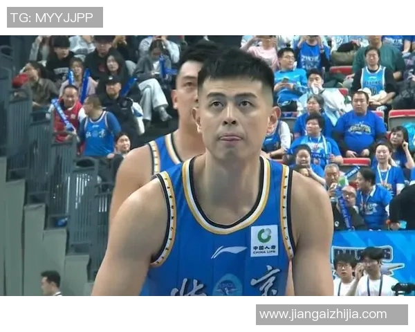 方硕在篮球赛场的精彩表现与未来发展潜力分析