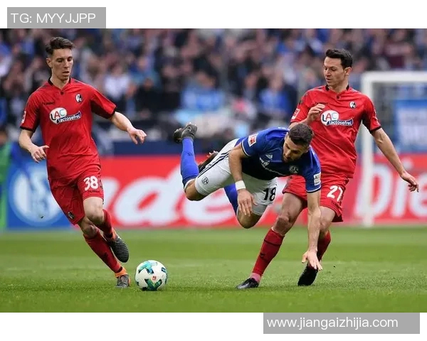 直潘多特蒙德迎战弗赖堡全力争胜展现球队实力与风采 直潘多特蒙德迎战弗赖堡全力争胜展现球队实力与风采