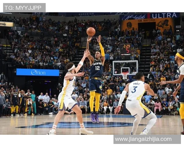 贾莫兰特：篮球场上的天才与挑战并存的年轻巨星之路