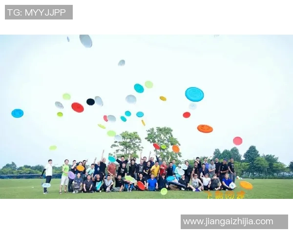 飞盘热潮席卷广州:探讨飞盘队的意识变革与团队精神提升 飞盘热潮席卷广州:探讨飞盘队的意识变革与团队精神提升