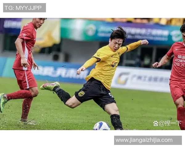 中国队与卡塔尔激战正酣精彩瞬间图片集锦回顾比赛亮点与精彩时刻